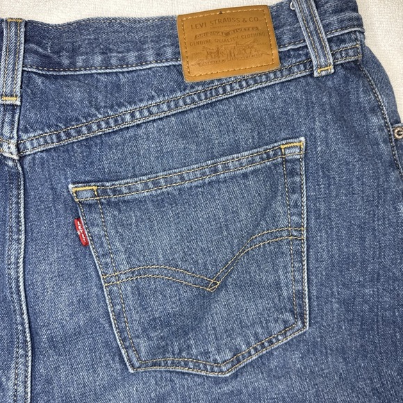 Levi's Premium 80s Mom Shorts Women's Size 32 | Dark Wash High Rise Denim | Y2K - Picture 9 of 10